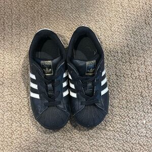 Adidas superstar sneaker size 10